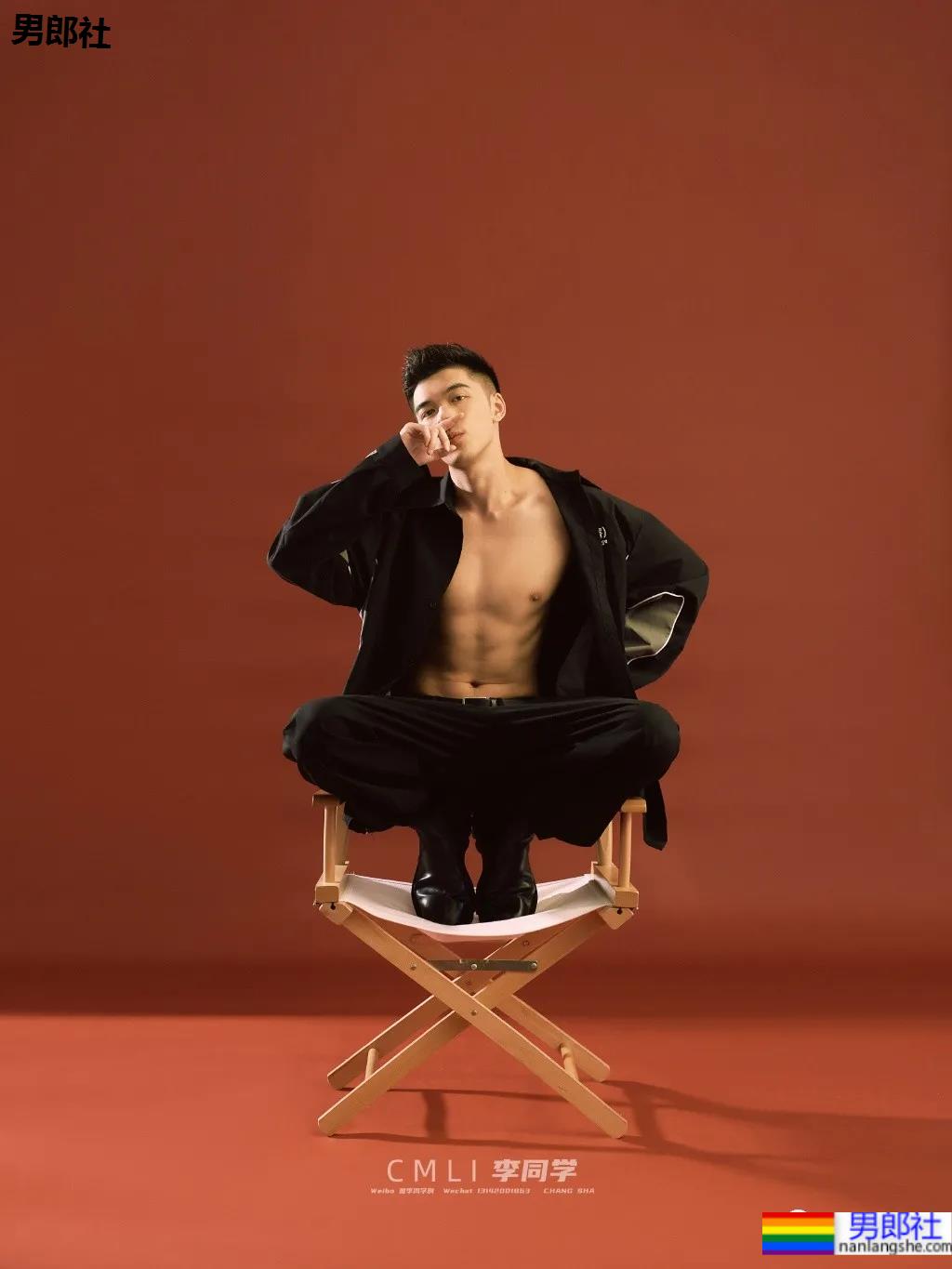 纯愈风肌肉小奶狼曾爆红网络,这颜值身材你爱了吗? - 51虹马 纯愈风肌肉小奶狼曾爆红网络,这颜值身材你爱了吗? - 51虹马