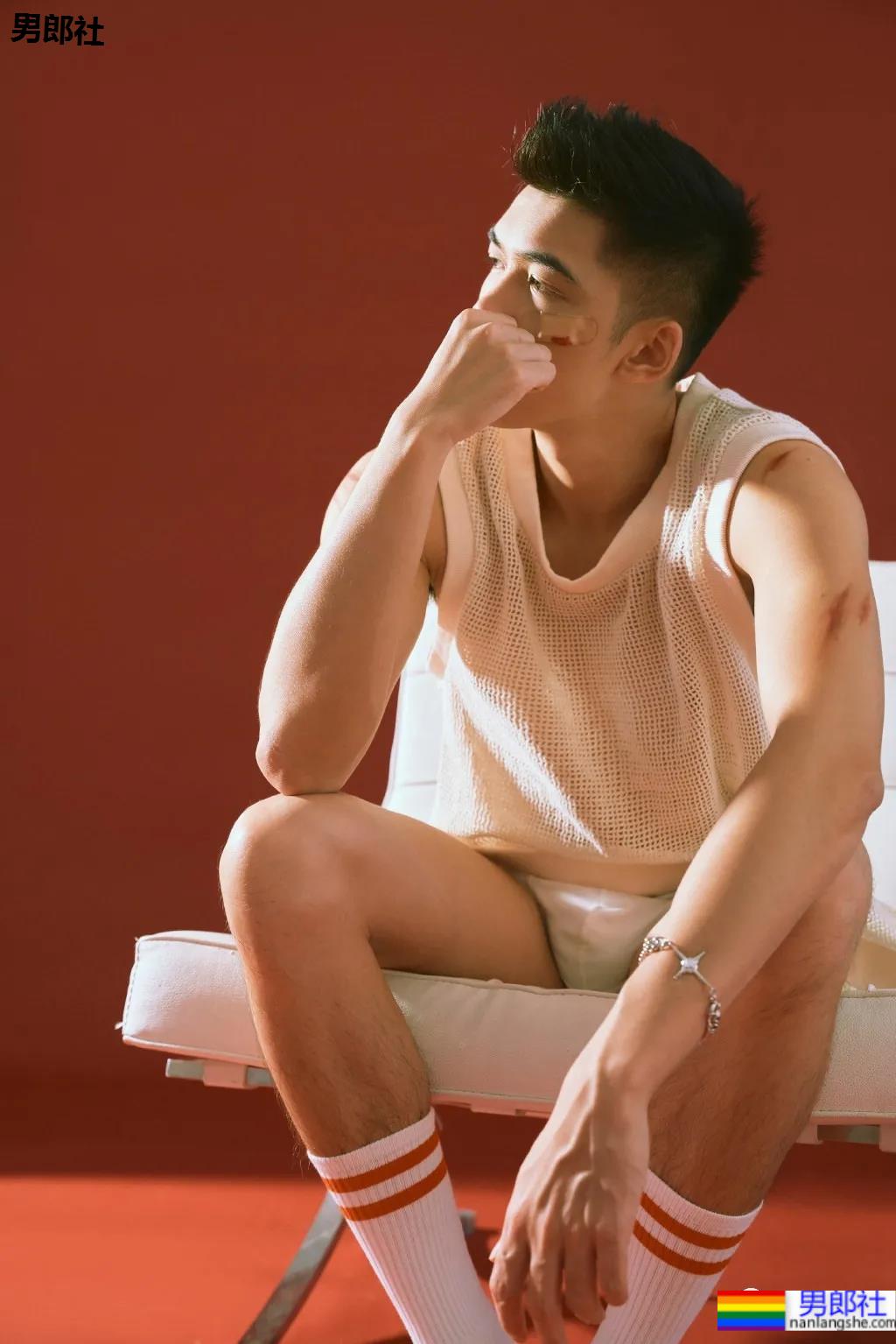 纯愈风肌肉小奶狼曾爆红网络,这颜值身材你爱了吗? - 51虹马 纯愈风肌肉小奶狼曾爆红网络,这颜值身材你爱了吗? - 51虹马