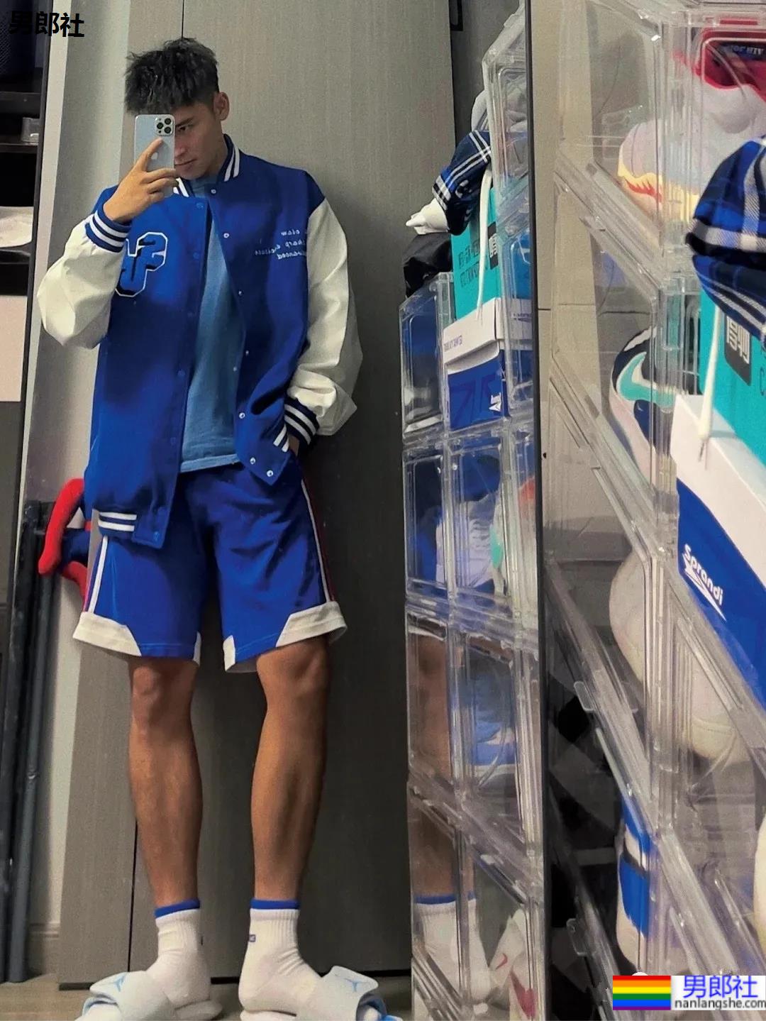 球服体育生学长的腿子，这流畅的肌肉线条真的绝了！ - 51虹马