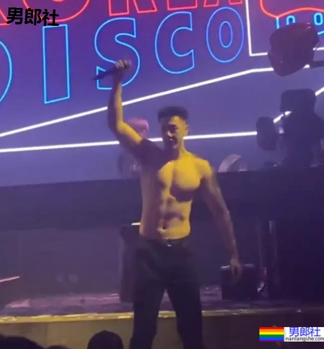 沈阳194CM夜店猛男秀肌肉火了!这身材+颜值让现场老阿姨都不淡定! - 51虹马 沈阳194CM夜店猛男秀肌肉火了!这身材+颜值让现场老阿姨都不淡定! - 51虹马