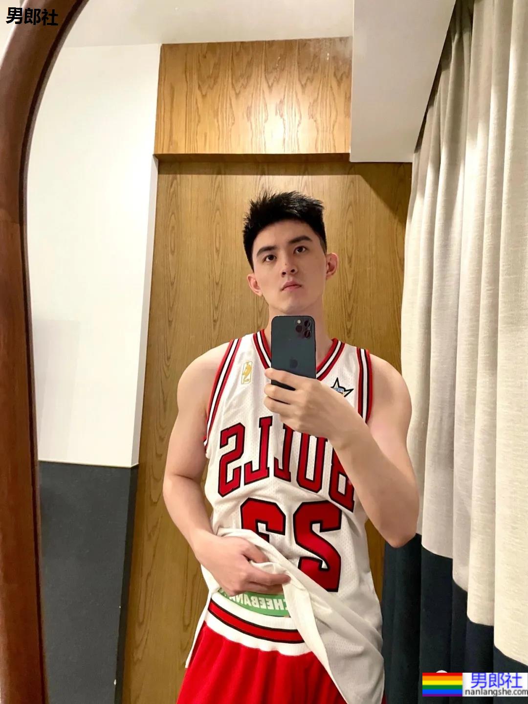 白嫩干净的球服小哥，你的小清新男友上线啦！ - 51虹马