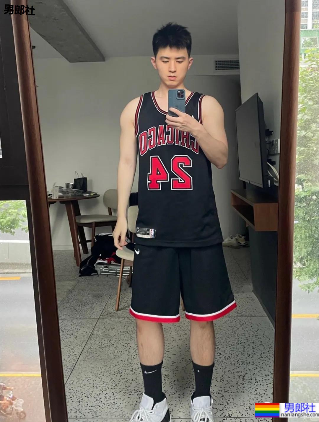 白嫩干净的球服小哥，你的小清新男友上线啦！ - 51虹马