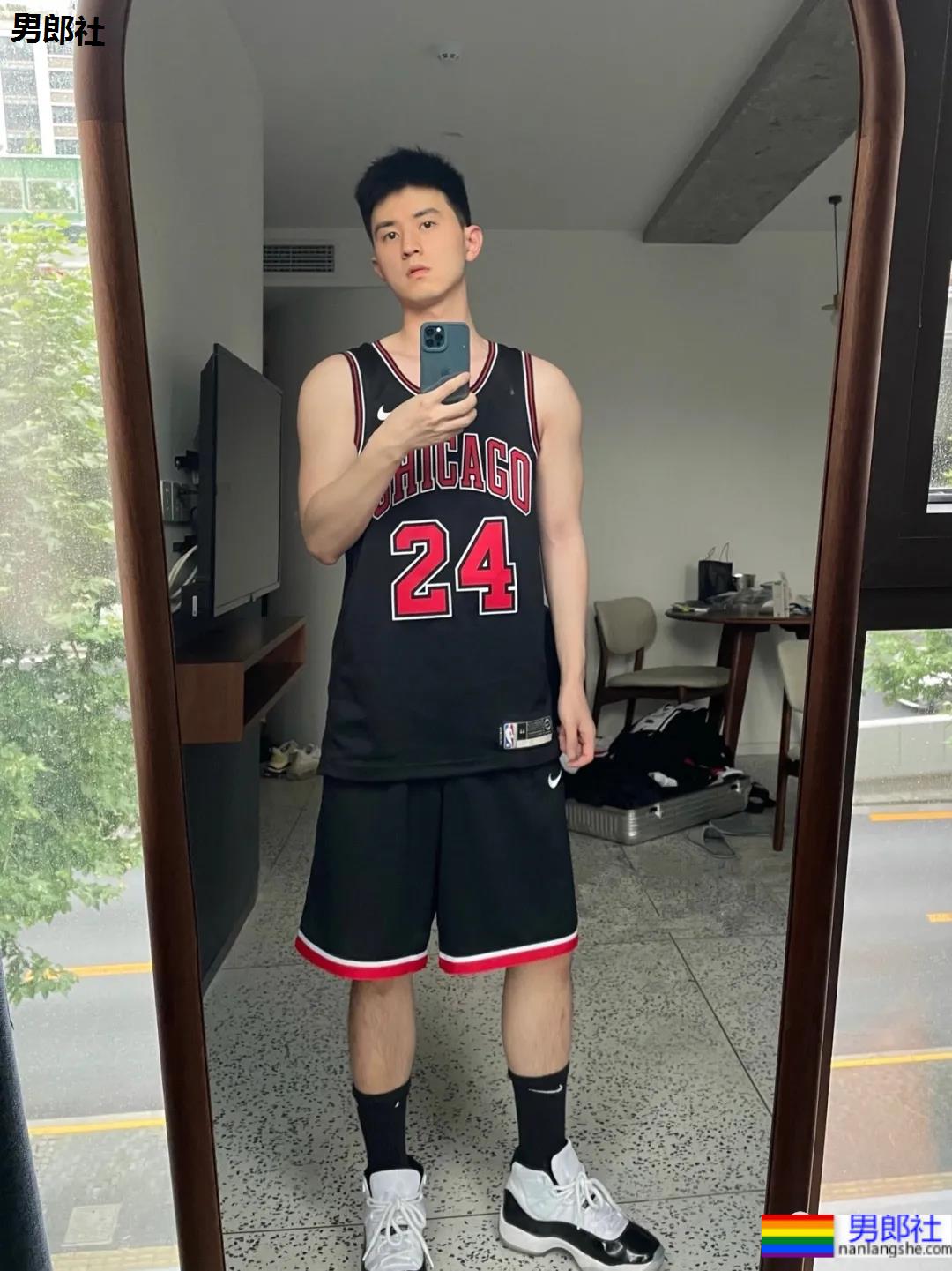 白嫩干净的球服小哥，你的小清新男友上线啦！ - 51虹马