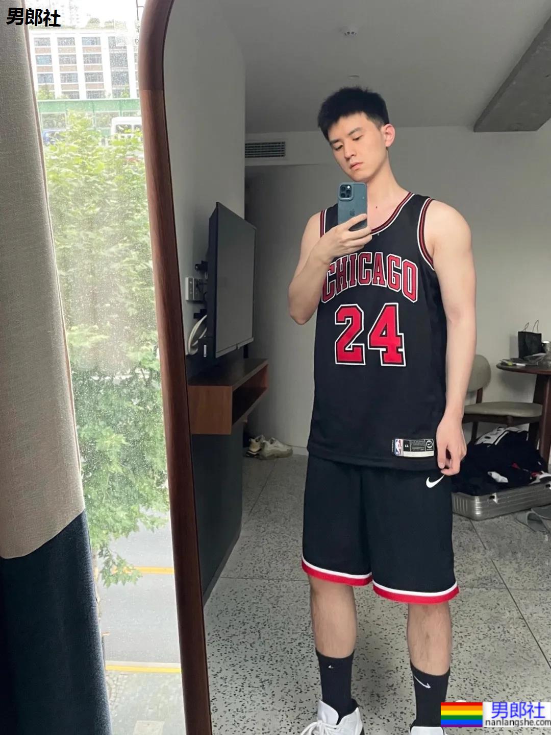 白嫩干净的球服小哥，你的小清新男友上线啦！ - 51虹马