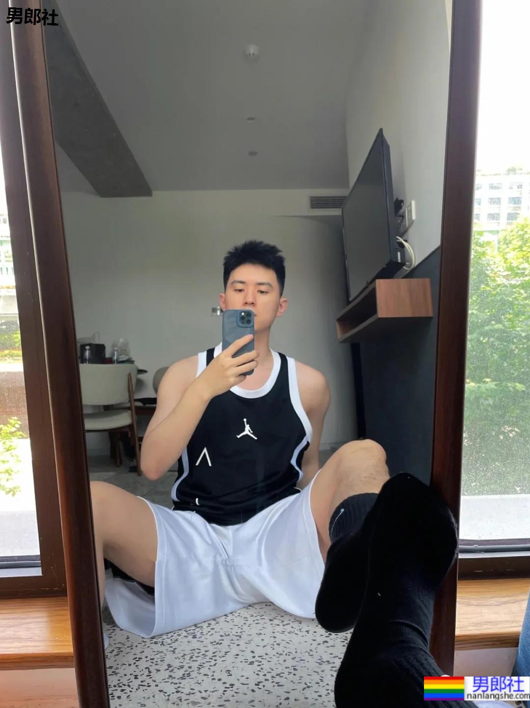 白嫩干净的球服小哥，你的小清新男友上线啦！ - 51虹马