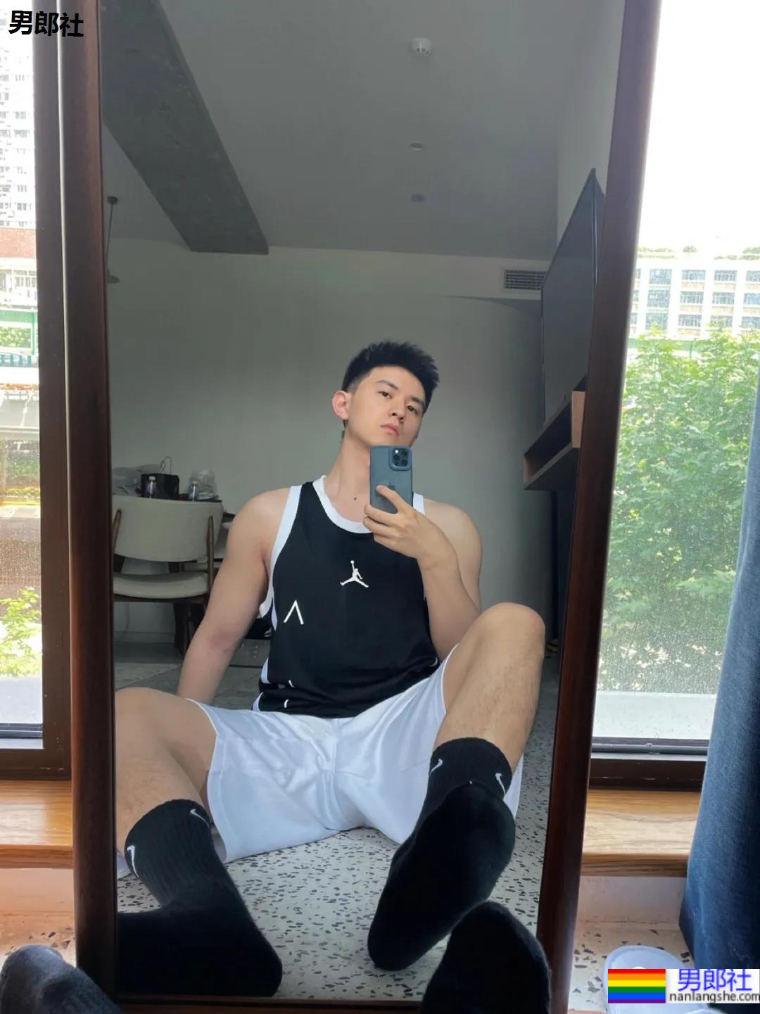 白嫩干净的球服小哥，你的小清新男友上线啦！ - 51虹马