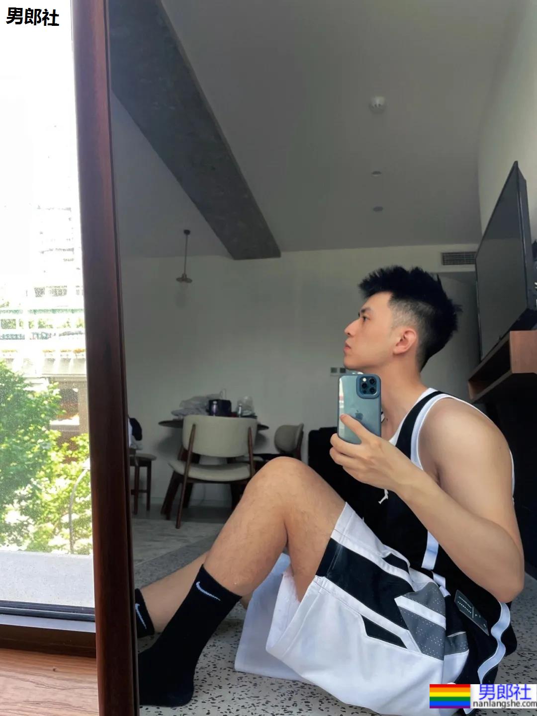 白嫩干净的球服小哥，你的小清新男友上线啦！ - 51虹马