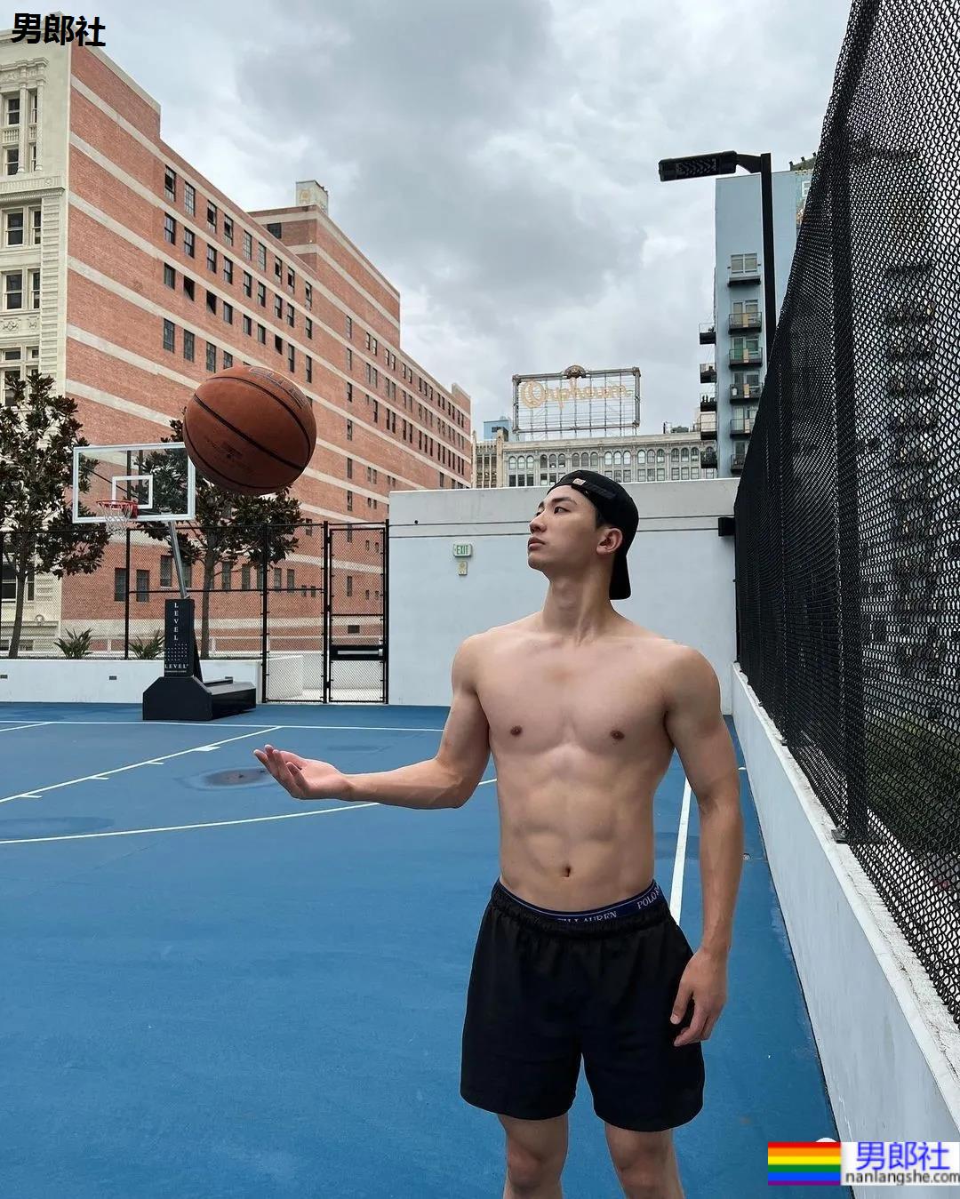 网红肌肉小红爆红推特，真相原来是这样子…… - 51虹马