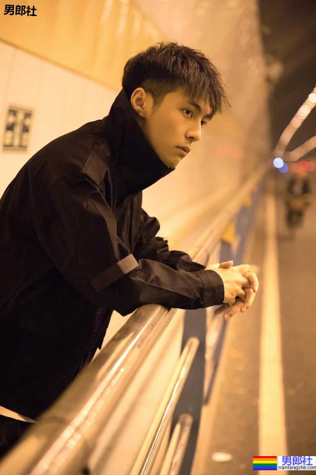 清爽干净小哥太讨人喜欢了 - 51虹马