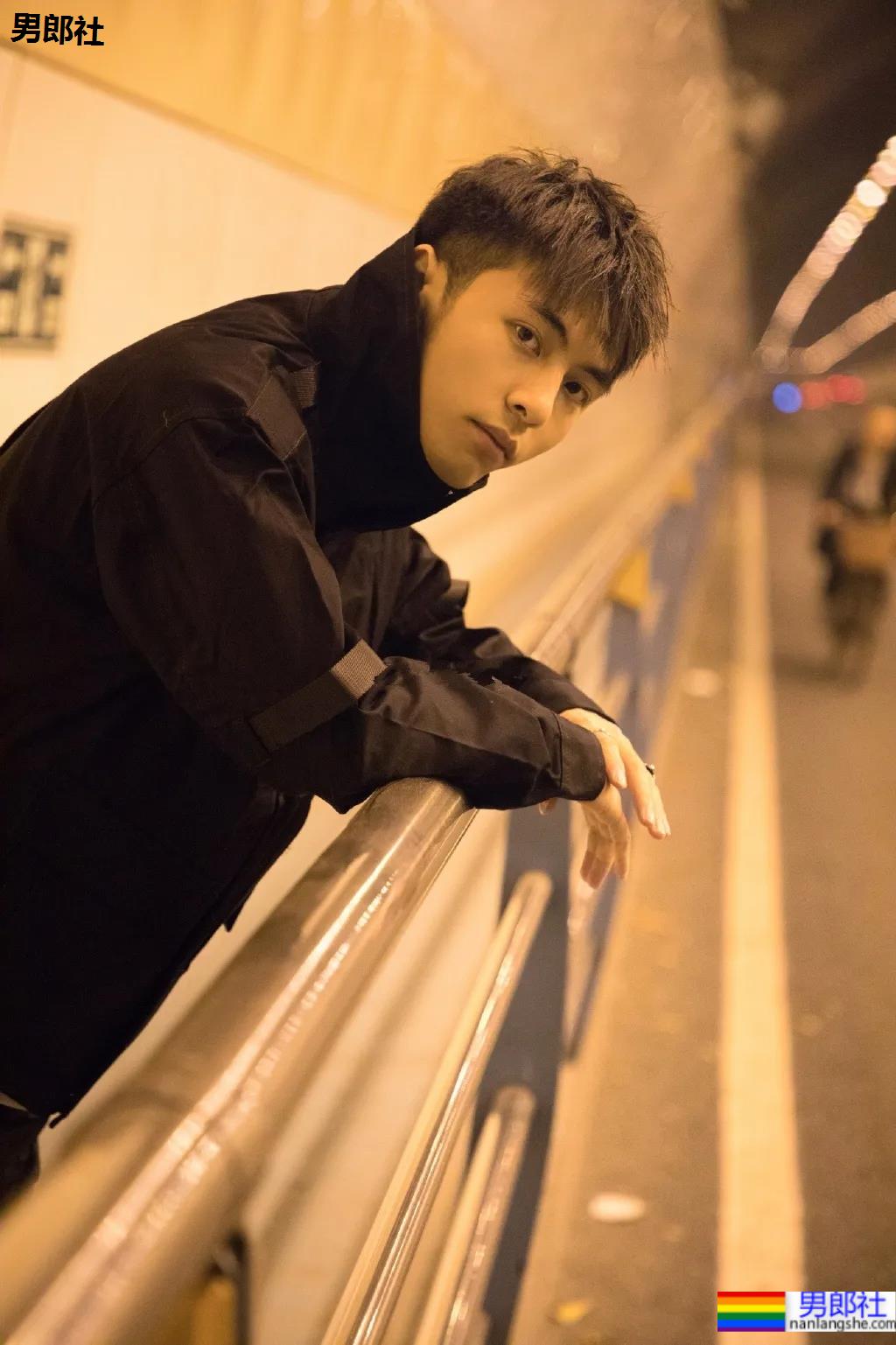 清爽干净小哥太讨人喜欢了 - 51虹马