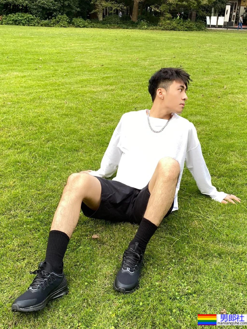 清爽干净小哥太讨人喜欢了 - 51虹马