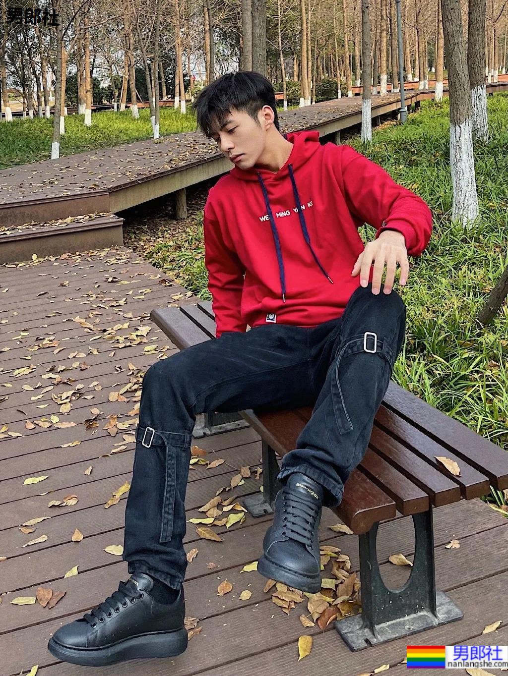 清爽干净小哥太讨人喜欢了 - 51虹马