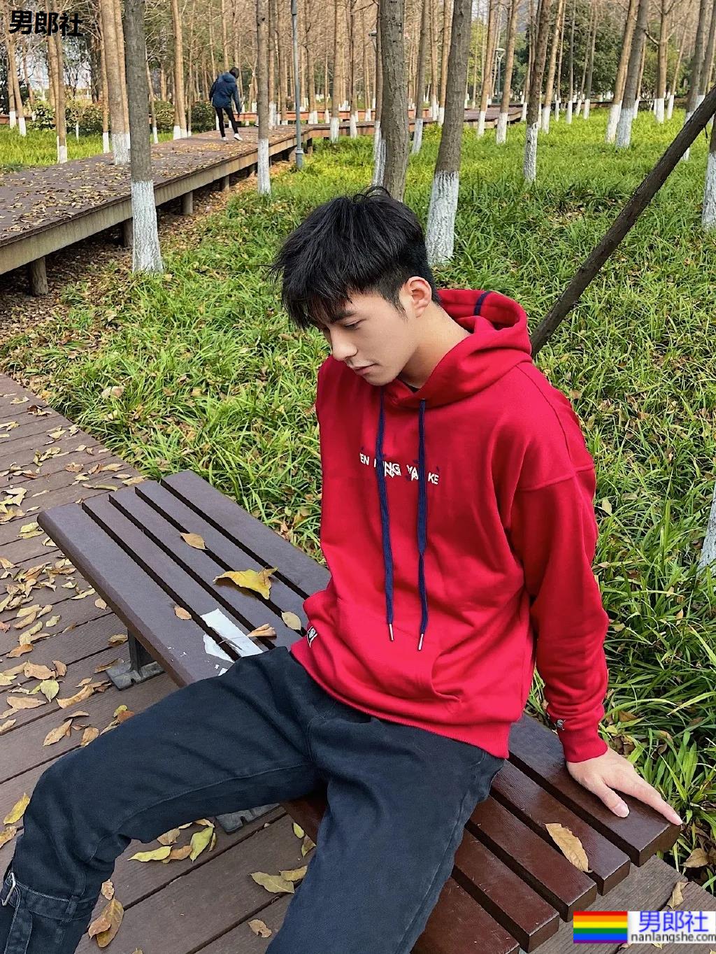 清爽干净小哥太讨人喜欢了 - 51虹马