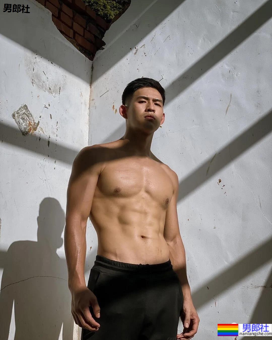 忠犬系排球运动员转行后被指抄袭,这身材网友直呼老公! - 51虹马 忠犬系排球运动员转行后被指抄袭,这身材网友直呼老公! - 51虹马