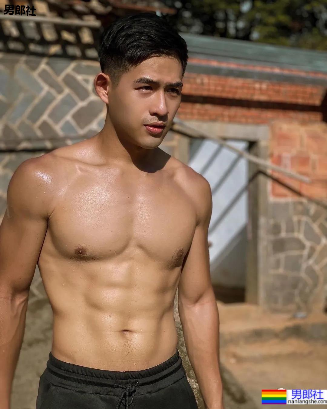 忠犬系排球运动员转行后被指抄袭,这身材网友直呼老公! - 51虹马 忠犬系排球运动员转行后被指抄袭,这身材网友直呼老公! - 51虹马