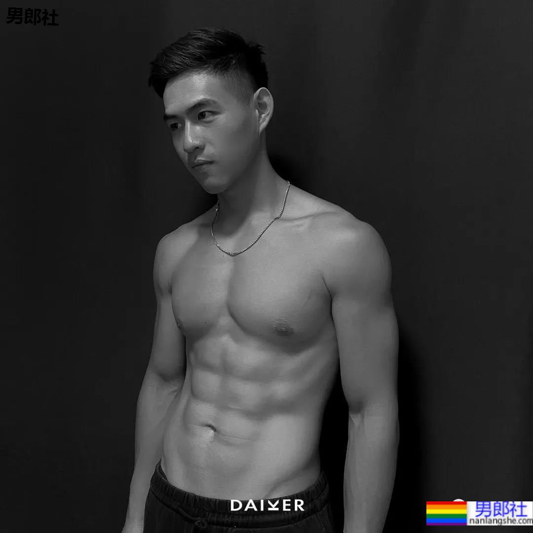 忠犬系排球运动员转行后被指抄袭,这身材网友直呼老公! - 51虹马 忠犬系排球运动员转行后被指抄袭,这身材网友直呼老公! - 51虹马