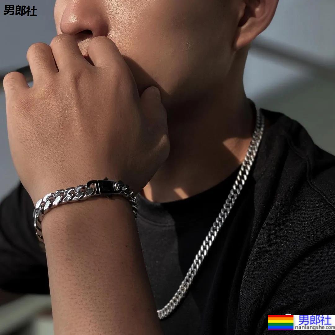 忠犬系排球运动员转行后被指抄袭,这身材网友直呼老公! - 51虹马 忠犬系排球运动员转行后被指抄袭,这身材网友直呼老公! - 51虹马