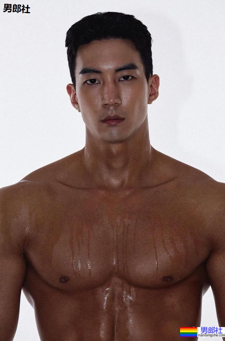 不爱白斩鸡专爱黑肌男?这摄影师也太懂男人了~ - 51虹马 不爱白斩鸡专爱黑肌男?这摄影师也太懂男人了~ - 51虹马