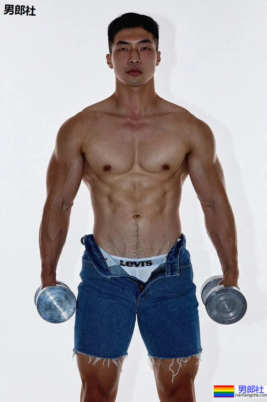 不爱白斩鸡专爱黑肌男?这摄影师也太懂男人了~ - 51虹马 不爱白斩鸡专爱黑肌男?这摄影师也太懂男人了~ - 51虹马