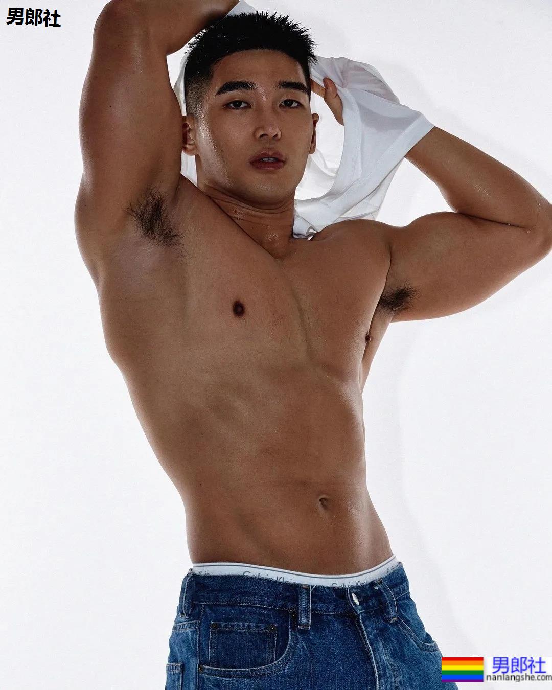 不爱白斩鸡专爱黑肌男?这摄影师也太懂男人了~ - 51虹马 不爱白斩鸡专爱黑肌男?这摄影师也太懂男人了~ - 51虹马