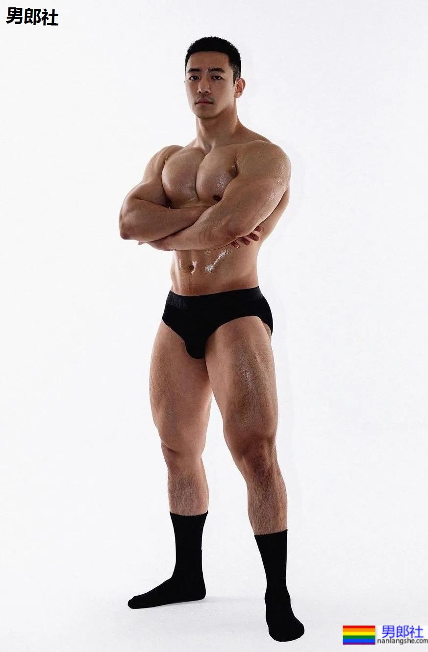 不爱白斩鸡专爱黑肌男?这摄影师也太懂男人了~ - 51虹马 不爱白斩鸡专爱黑肌男?这摄影师也太懂男人了~ - 51虹马