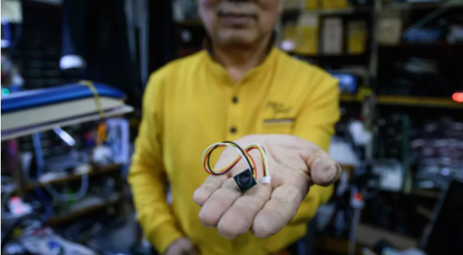 53岁富商被人偷拍同性私密视频，并索要23万 - 51虹马