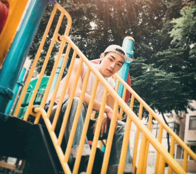 号称「最省服装BL」林依晨师弟耽美处女作《听不见的距离》牧森、龙语申激情床戏超诱人 - 51虹马 号称「最省服装BL」林依晨师弟耽美处女作《听不见的距离》牧森、龙语申激情床戏超诱人 - 51虹马