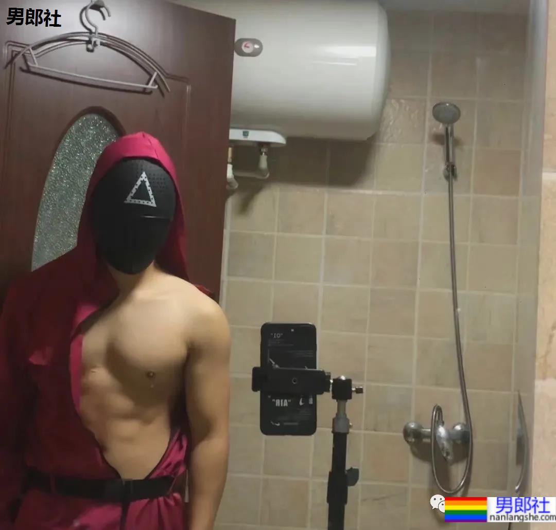 万圣节肌肉男们cos鱿鱼游戏太性感了！ - 51虹马