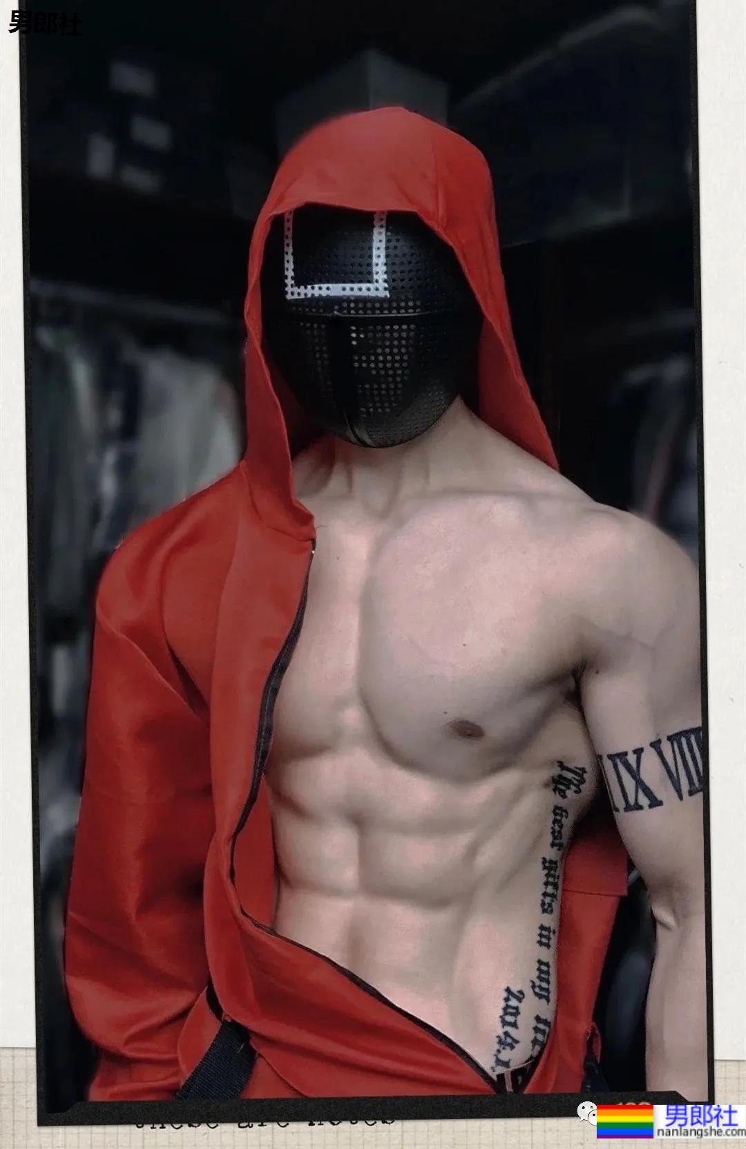 万圣节肌肉男们cos鱿鱼游戏太性感了！ - 51虹马