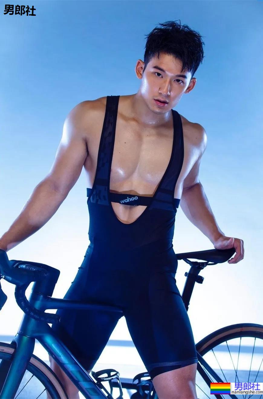 紧身衣腹肌私教拍荷尔蒙大片,比体育生还燃的肌肉身材,体力真的太强了…… - 51虹马 紧身衣腹肌私教拍荷尔蒙大片,比体育生还燃的肌肉身材,体力真的太强了…… - 51虹马