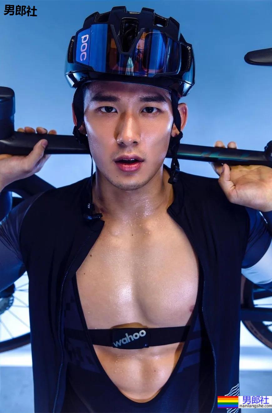 紧身衣腹肌私教拍荷尔蒙大片,比体育生还燃的肌肉身材,体力真的太强了…… - 51虹马 紧身衣腹肌私教拍荷尔蒙大片,比体育生还燃的肌肉身材,体力真的太强了…… - 51虹马