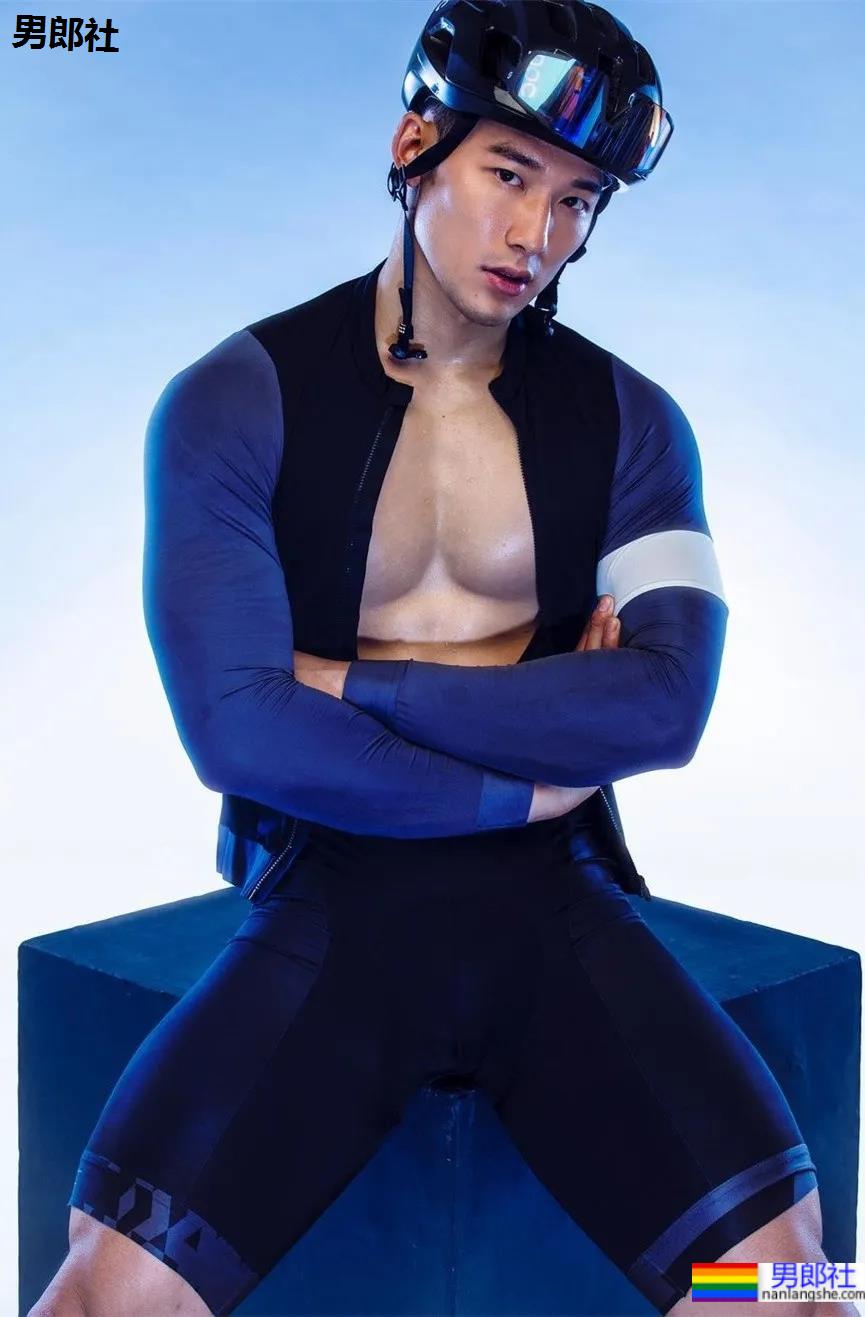 紧身衣腹肌私教拍荷尔蒙大片,比体育生还燃的肌肉身材,体力真的太强了…… - 51虹马 紧身衣腹肌私教拍荷尔蒙大片,比体育生还燃的肌肉身材,体力真的太强了…… - 51虹马