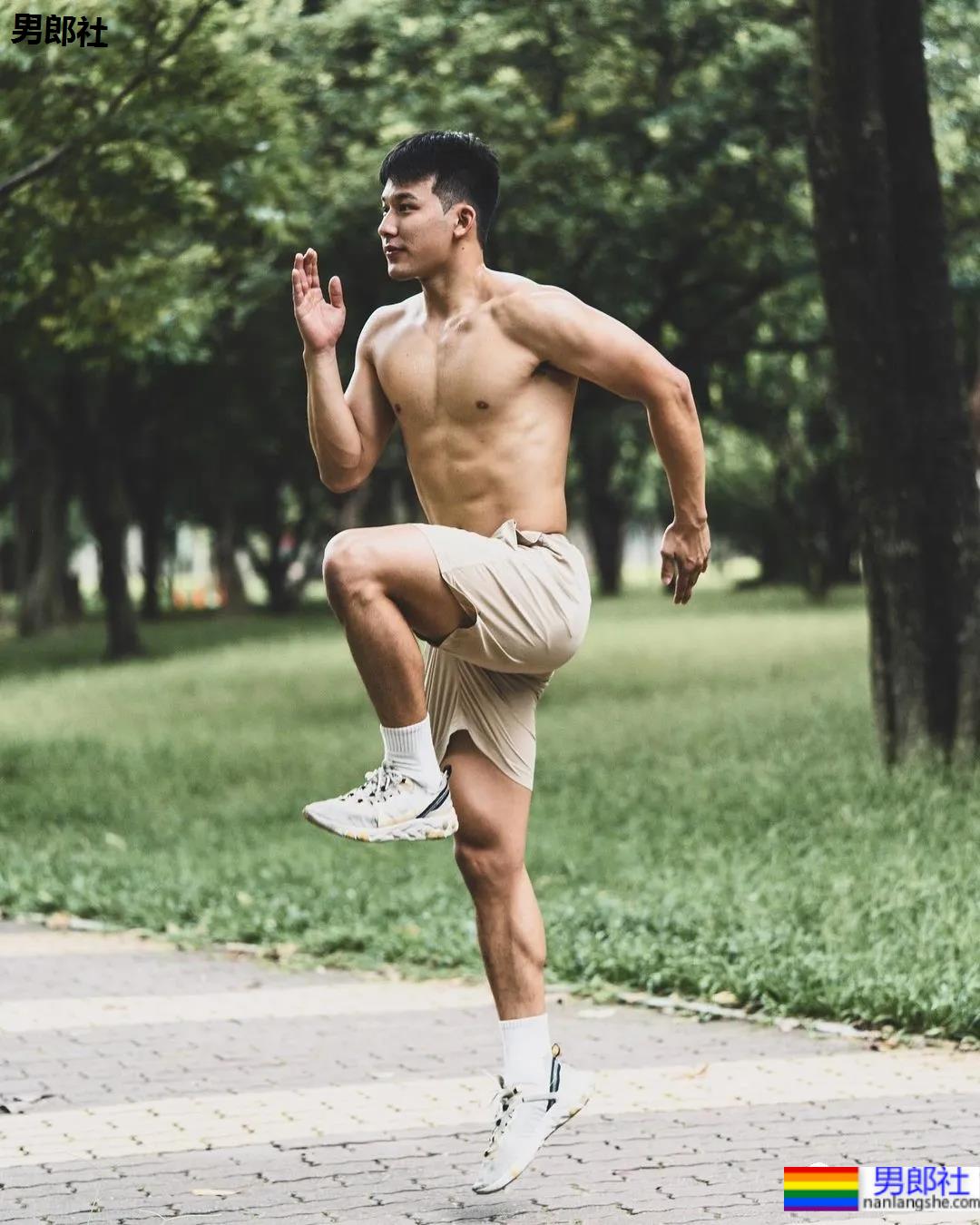 紧身衣腹肌私教拍荷尔蒙大片,比体育生还燃的肌肉身材,体力真的太强了…… - 51虹马 紧身衣腹肌私教拍荷尔蒙大片,比体育生还燃的肌肉身材,体力真的太强了…… - 51虹马