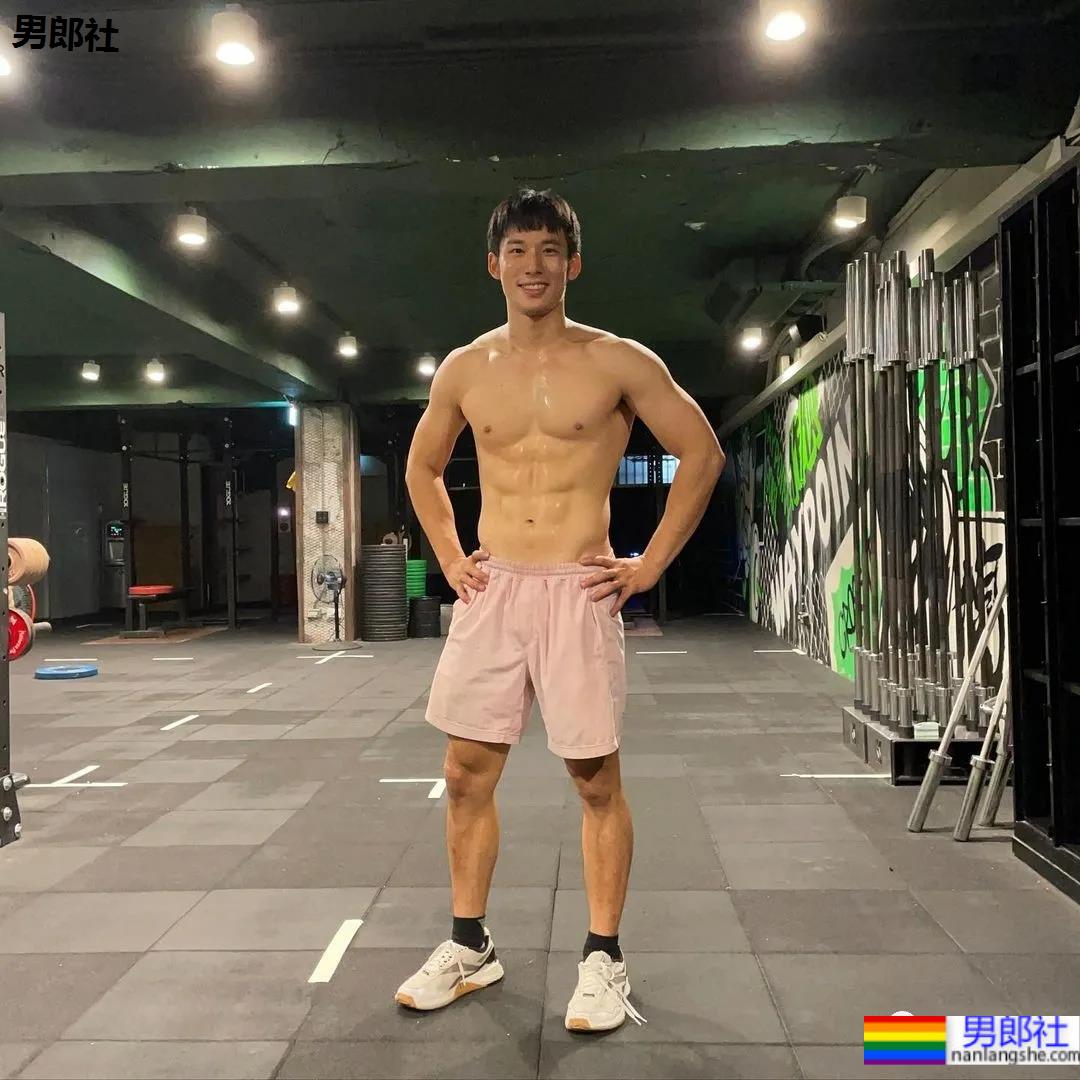 紧身衣腹肌私教拍荷尔蒙大片,比体育生还燃的肌肉身材,体力真的太强了…… - 51虹马 紧身衣腹肌私教拍荷尔蒙大片,比体育生还燃的肌肉身材,体力真的太强了…… - 51虹马