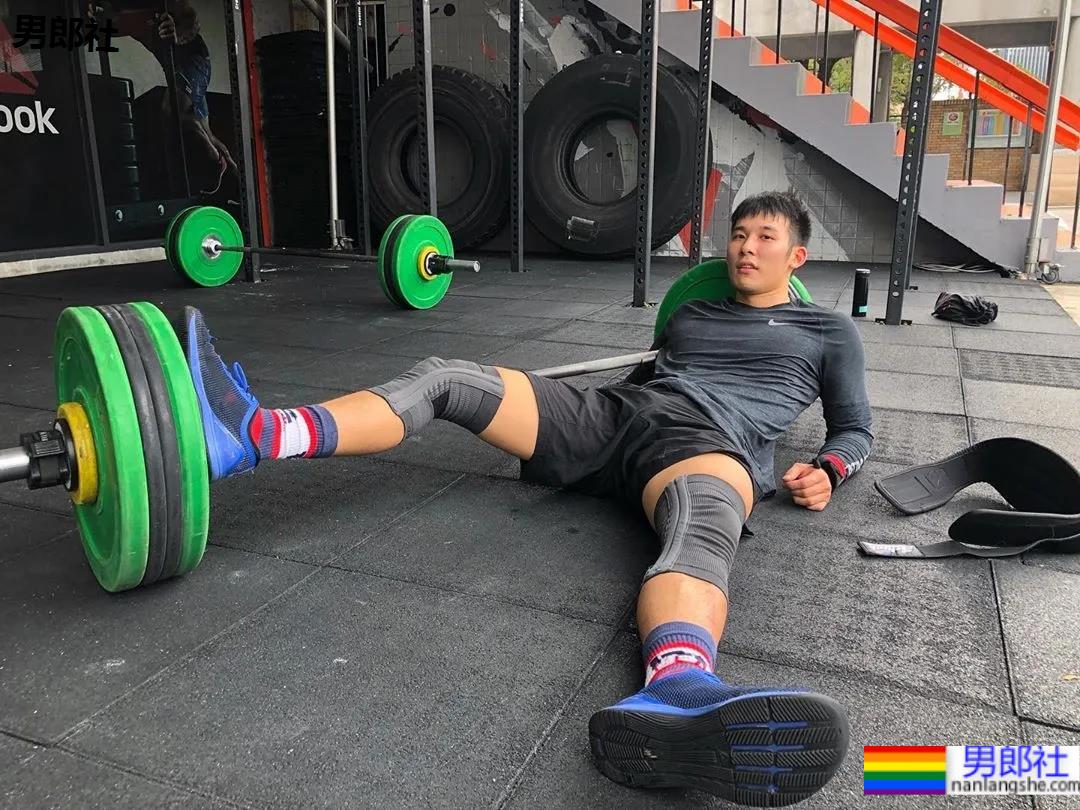 紧身衣腹肌私教拍荷尔蒙大片,比体育生还燃的肌肉身材,体力真的太强了…… - 51虹马 紧身衣腹肌私教拍荷尔蒙大片,比体育生还燃的肌肉身材,体力真的太强了…… - 51虹马