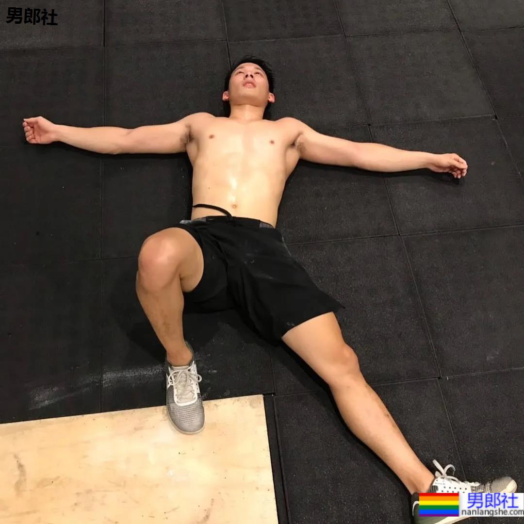 紧身衣腹肌私教拍荷尔蒙大片,比体育生还燃的肌肉身材,体力真的太强了…… - 51虹马 紧身衣腹肌私教拍荷尔蒙大片,比体育生还燃的肌肉身材,体力真的太强了…… - 51虹马