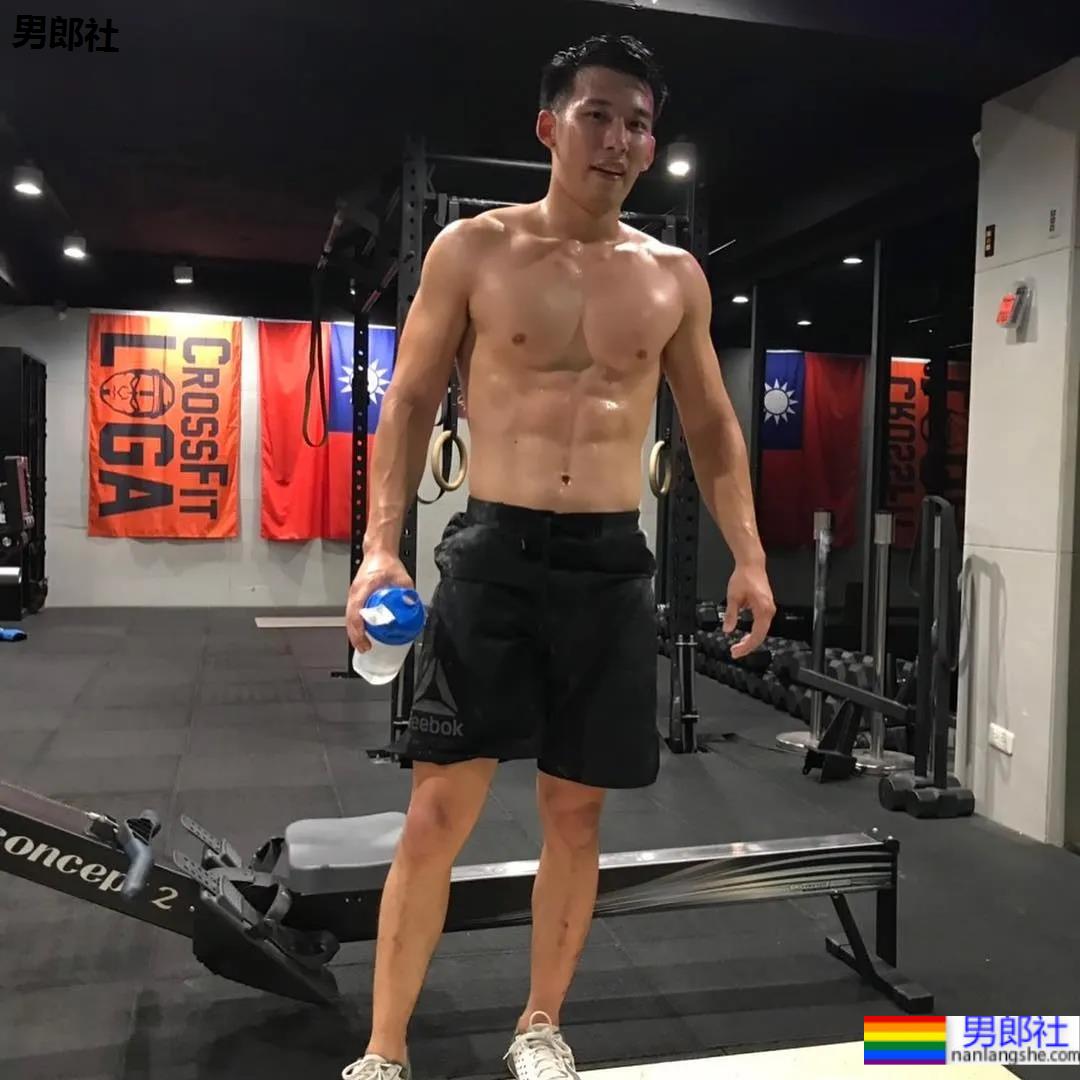 紧身衣腹肌私教拍荷尔蒙大片,比体育生还燃的肌肉身材,体力真的太强了…… - 51虹马 紧身衣腹肌私教拍荷尔蒙大片,比体育生还燃的肌肉身材,体力真的太强了…… - 51虹马