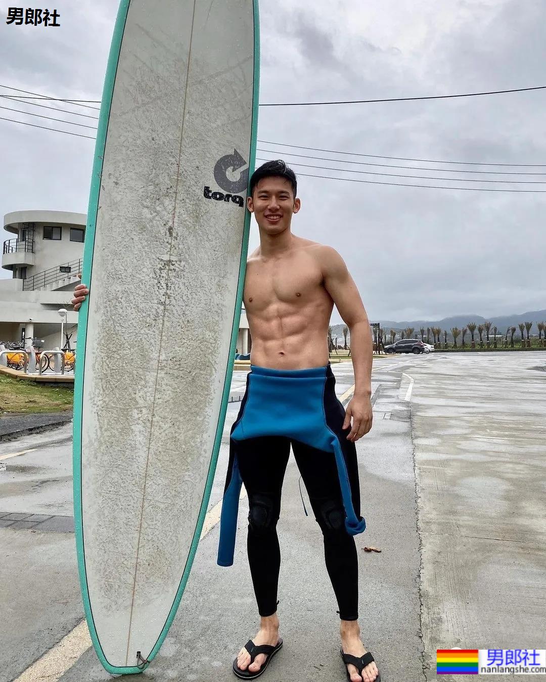 紧身衣腹肌私教拍荷尔蒙大片,比体育生还燃的肌肉身材,体力真的太强了…… - 51虹马 紧身衣腹肌私教拍荷尔蒙大片,比体育生还燃的肌肉身材,体力真的太强了…… - 51虹马