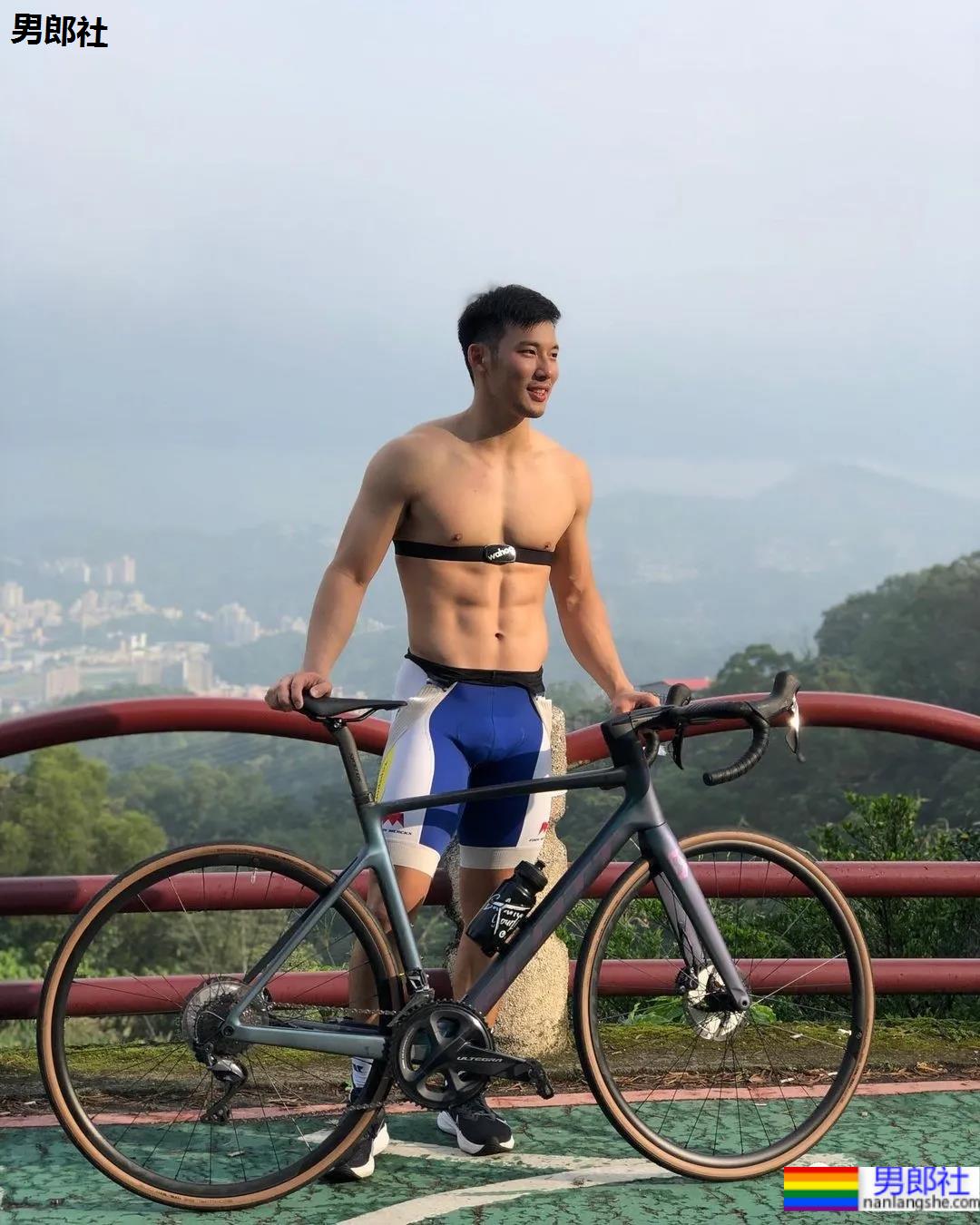 紧身衣腹肌私教拍荷尔蒙大片,比体育生还燃的肌肉身材,体力真的太强了…… - 51虹马 紧身衣腹肌私教拍荷尔蒙大片,比体育生还燃的肌肉身材,体力真的太强了…… - 51虹马