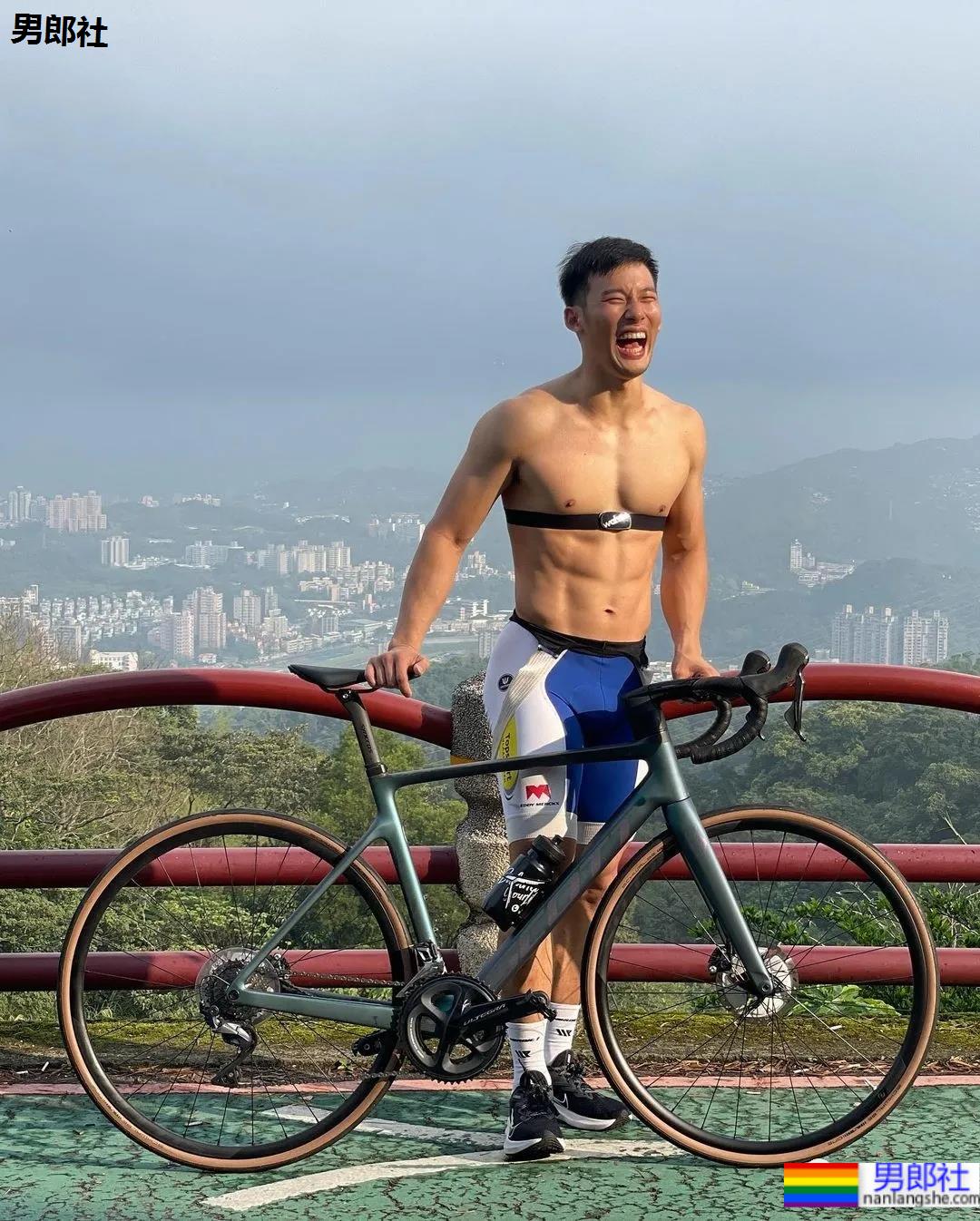 紧身衣腹肌私教拍荷尔蒙大片,比体育生还燃的肌肉身材,体力真的太强了…… - 51虹马 紧身衣腹肌私教拍荷尔蒙大片,比体育生还燃的肌肉身材,体力真的太强了…… - 51虹马