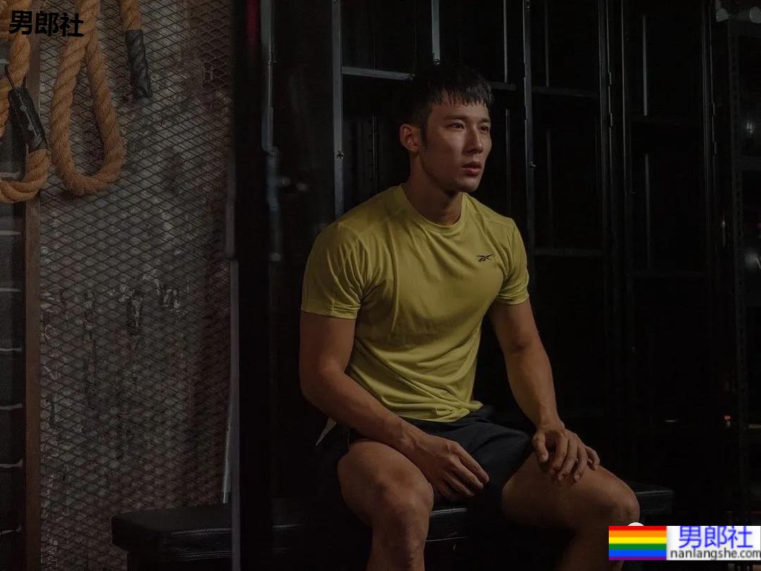 紧身衣腹肌私教拍荷尔蒙大片,比体育生还燃的肌肉身材,体力真的太强了…… - 51虹马 紧身衣腹肌私教拍荷尔蒙大片,比体育生还燃的肌肉身材,体力真的太强了…… - 51虹马