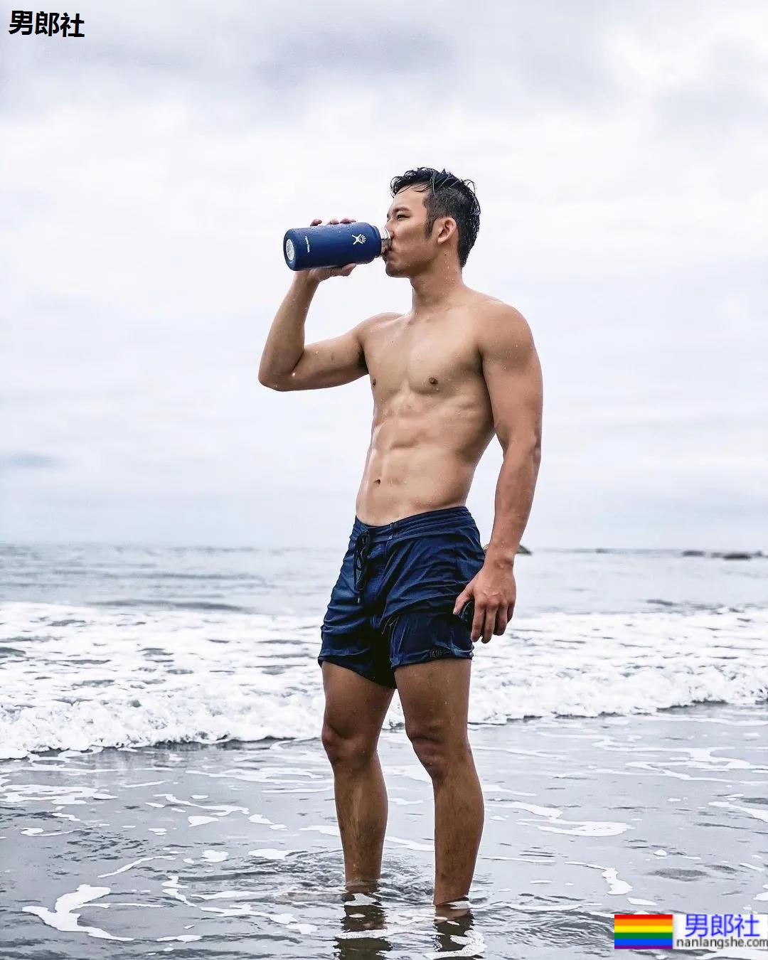 紧身衣腹肌私教拍荷尔蒙大片,比体育生还燃的肌肉身材,体力真的太强了…… - 51虹马 紧身衣腹肌私教拍荷尔蒙大片,比体育生还燃的肌肉身材,体力真的太强了…… - 51虹马