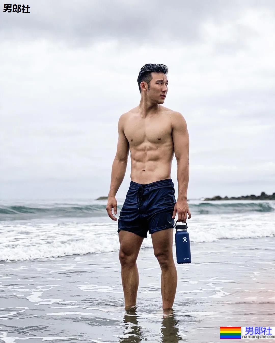 紧身衣腹肌私教拍荷尔蒙大片,比体育生还燃的肌肉身材,体力真的太强了…… - 51虹马 紧身衣腹肌私教拍荷尔蒙大片,比体育生还燃的肌肉身材,体力真的太强了…… - 51虹马