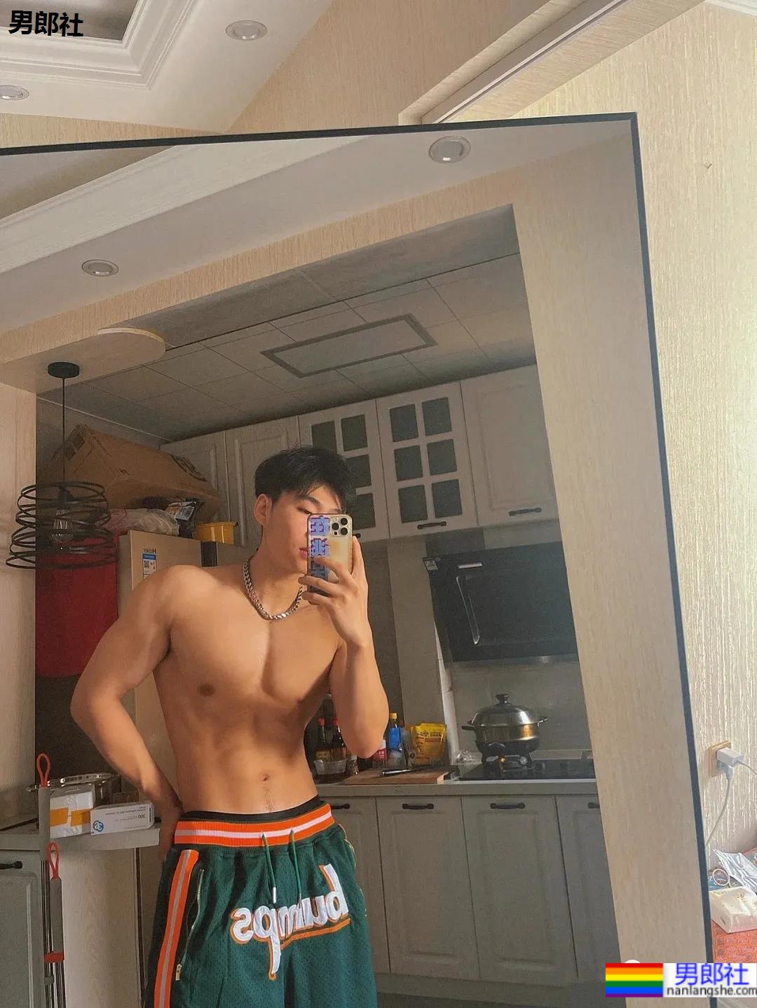 东北185CM体育生鲜肉,这六块小腹肌刚刚好! - 51虹马 东北185CM体育生鲜肉,这六块小腹肌刚刚好! - 51虹马