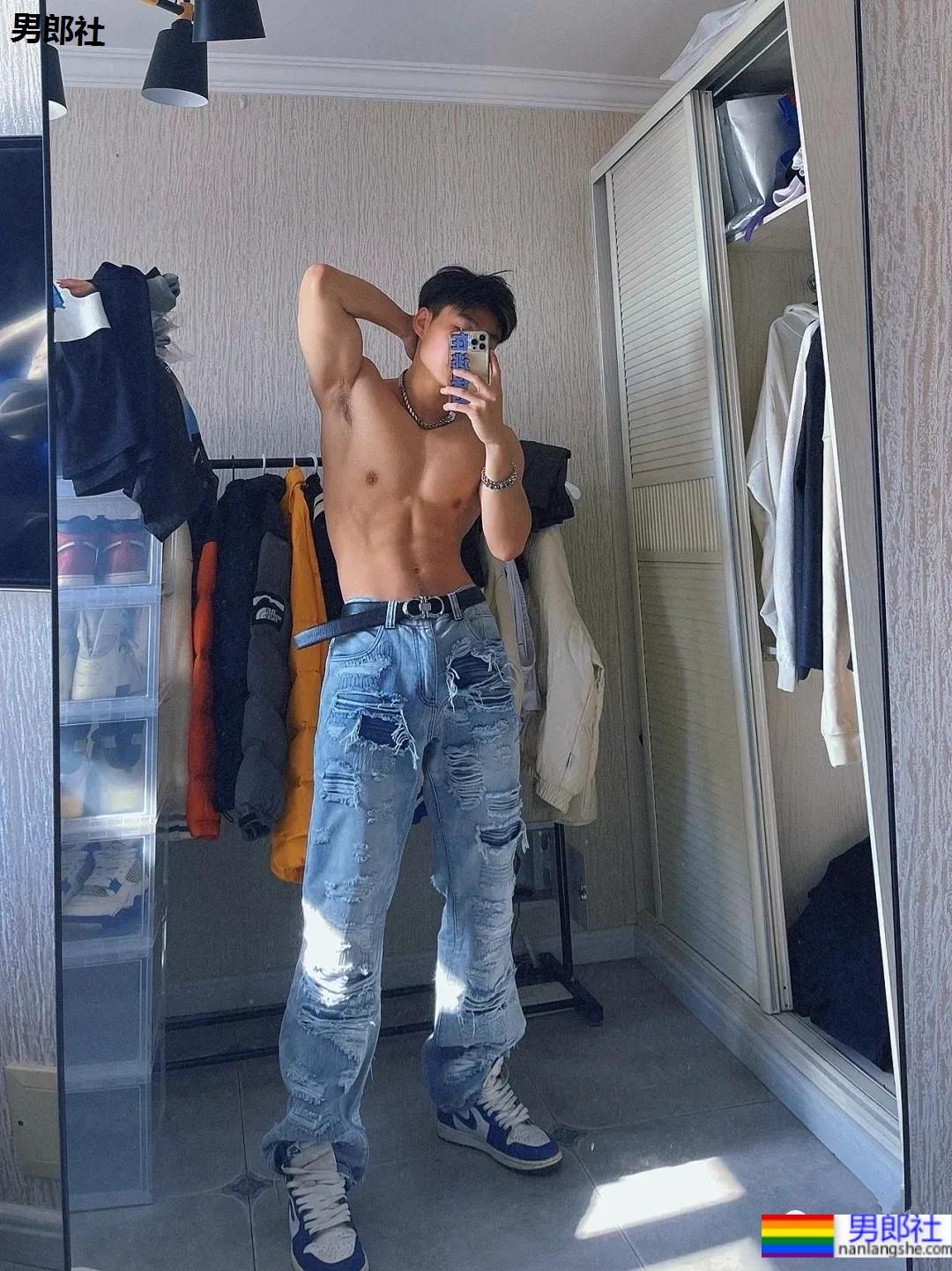 东北185CM体育生鲜肉,这六块小腹肌刚刚好! - 51虹马 东北185CM体育生鲜肉,这六块小腹肌刚刚好! - 51虹马