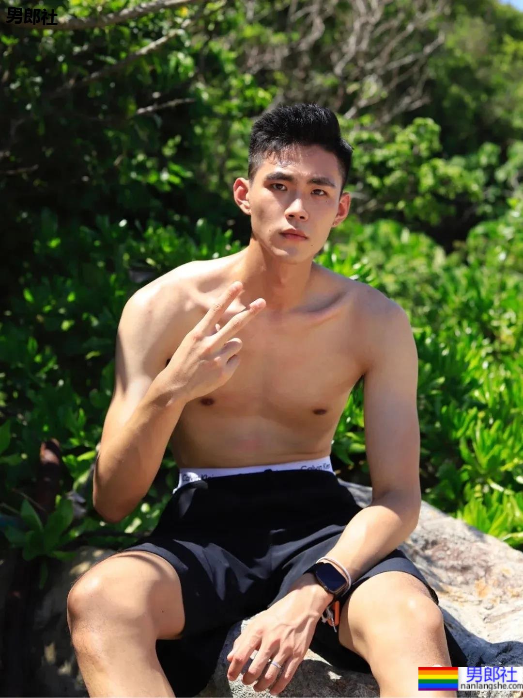 Elite签约188CM小狼狗模特，这个大长腿小哥哥你可吗？ - 51虹马