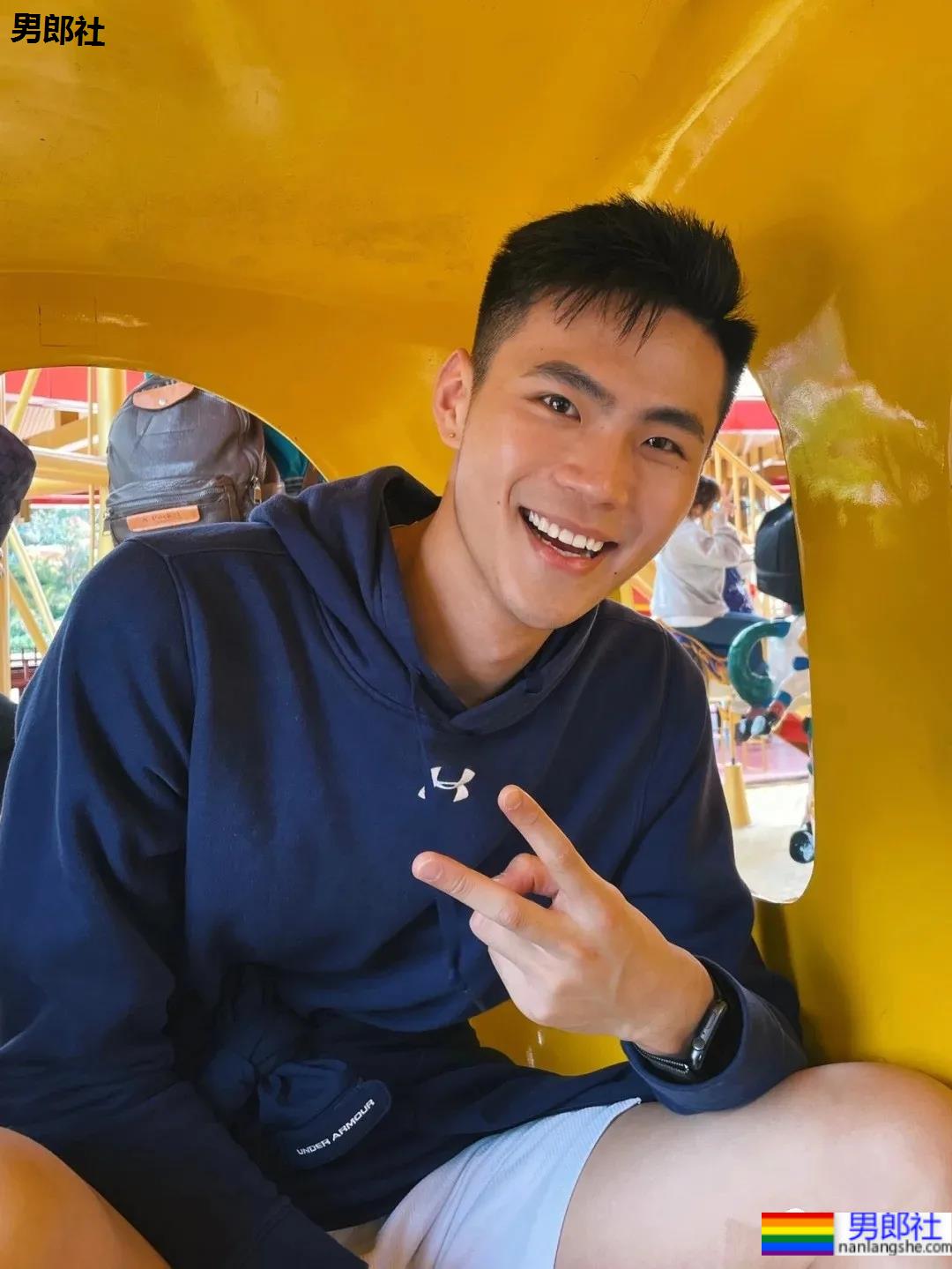 Elite签约188CM小狼狗模特，这个大长腿小哥哥你可吗？ - 51虹马