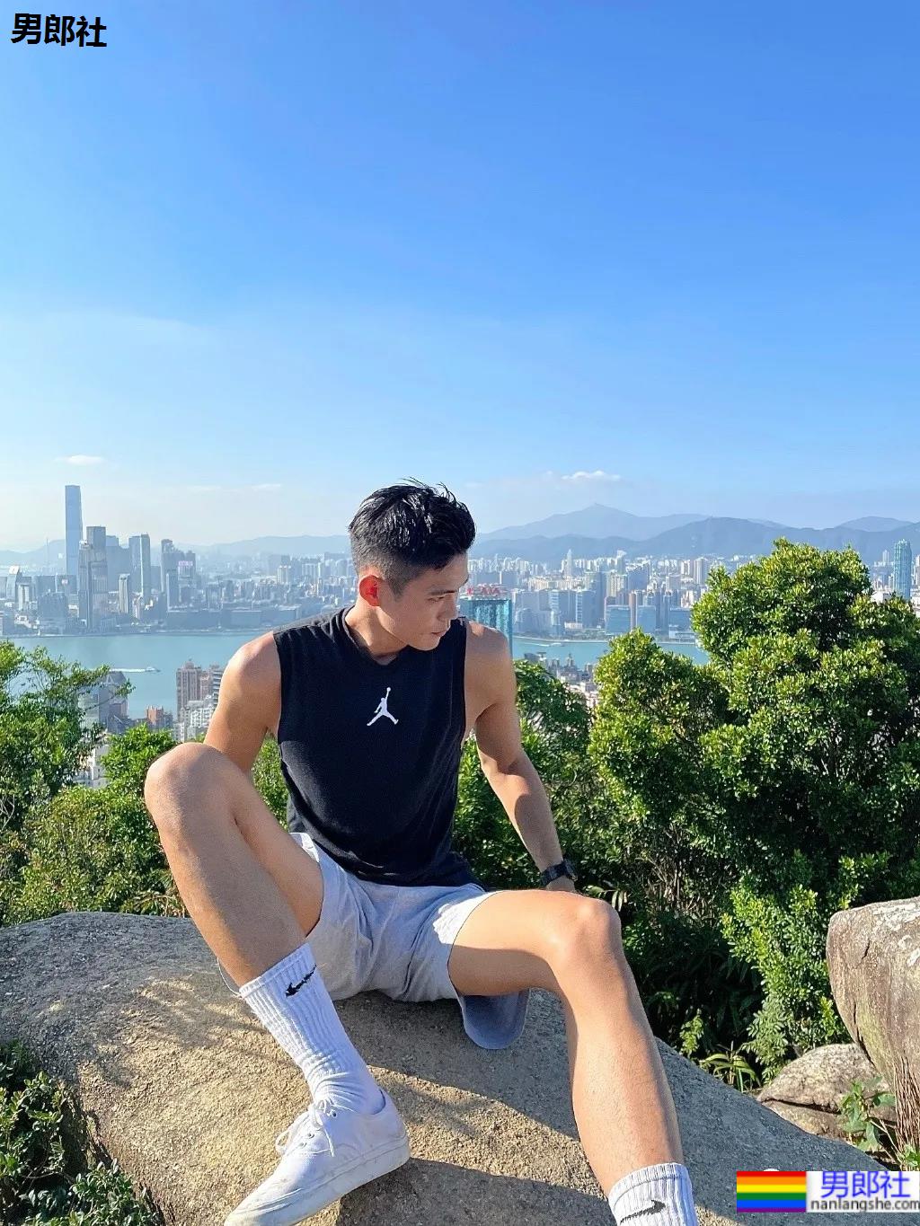 Elite签约188CM小狼狗模特，这个大长腿小哥哥你可吗？ - 51虹马