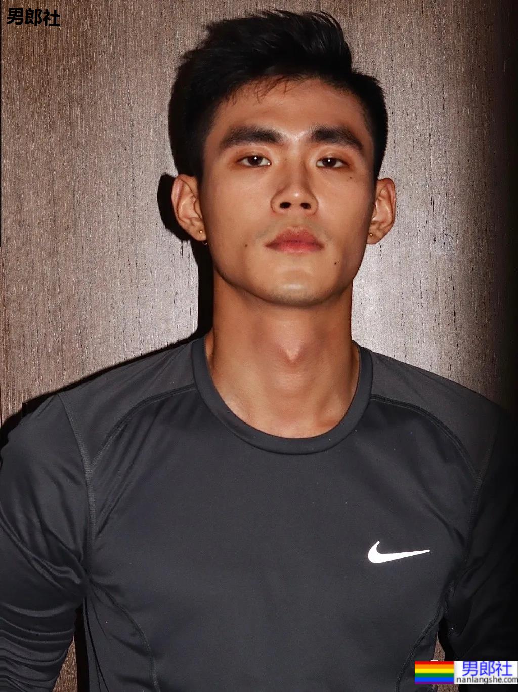 Elite签约188CM小狼狗模特，这个大长腿小哥哥你可吗？ - 51虹马