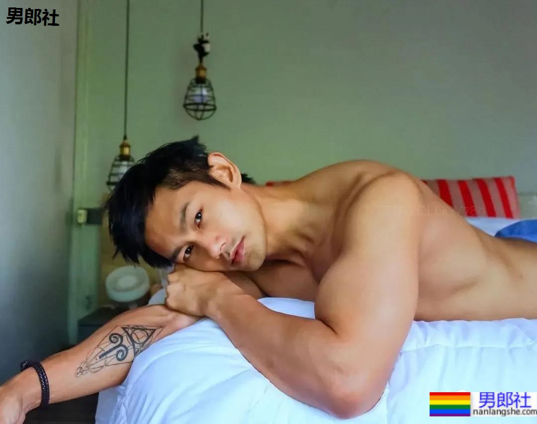 网红肌肉男拍写真大片被嘲太大了，网友：真不大！ - 51虹马